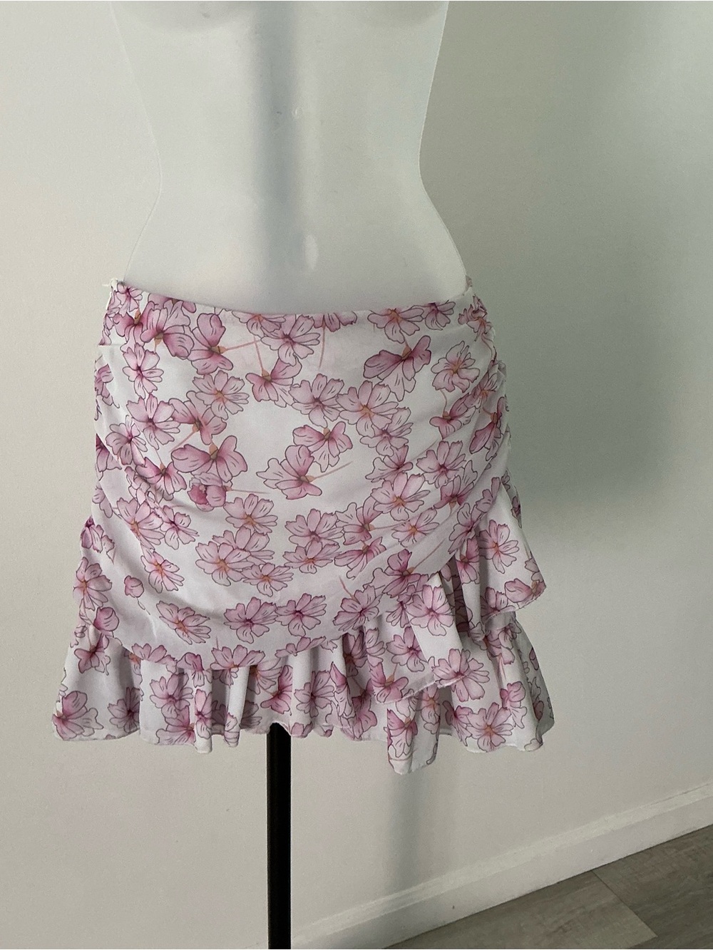 SHEIN Women’s Small White Pink Floral Ruched Ruffle Mini Skirt